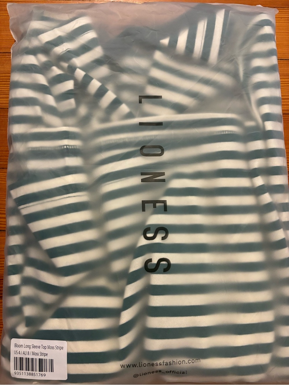 Lioness Bloom Long Sleeve Top in Moss Stripe - Picture 7 of 8